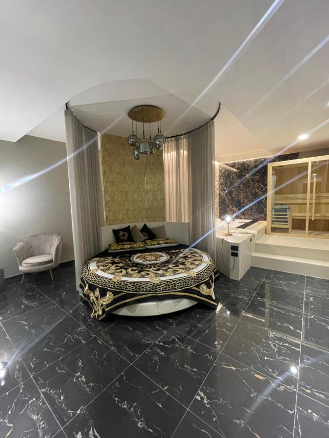 קורליאונה Versace Luxury Room מראה חיצוני תמונה