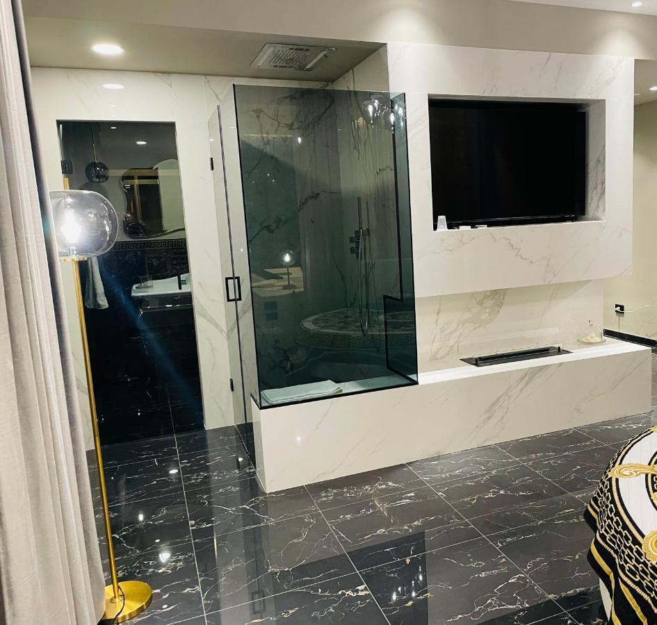 קורליאונה Versace Luxury Room מראה חיצוני תמונה